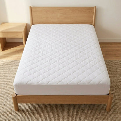 Waterproof quilted mattress protector